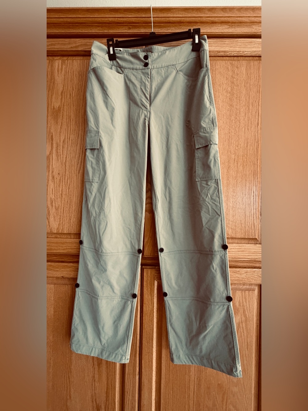 Tilley Size 8  Goes With Anywhere
adjustable hem pant